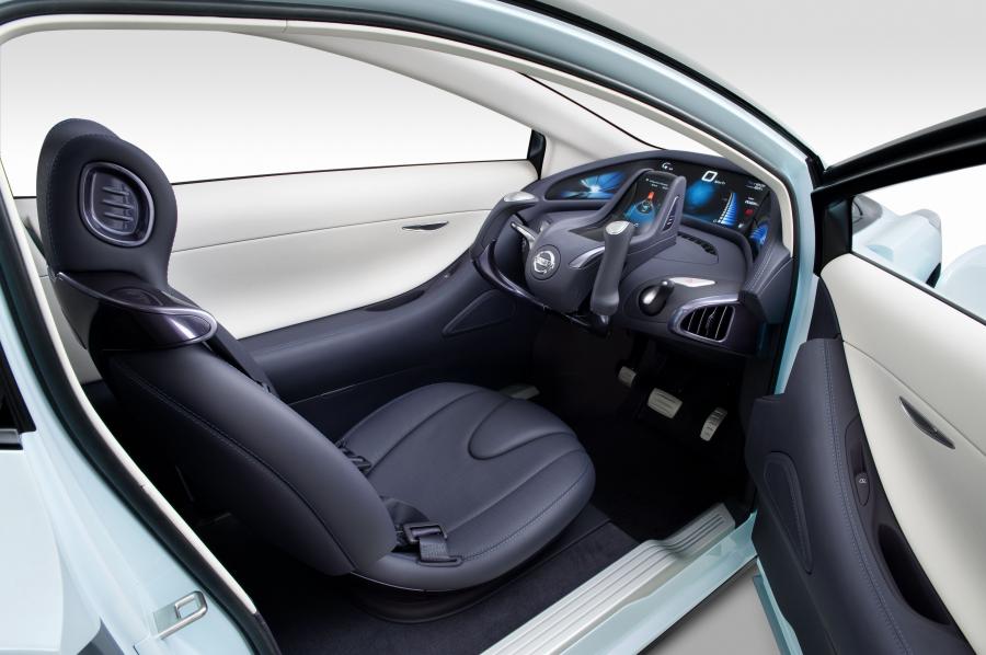  Nissan Land Glider Concept 2009 года  (фото 7 из 28)